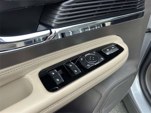 Certified 2022 Lincoln Corsair AWD w/ Premium Package image 16