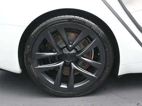 Used 2022 Tesla Model S Plaid AWD/4WD image 16