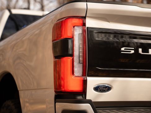 Certified 2025 Ford F250 Platinum w/ Tremor Off-Road Package image 10