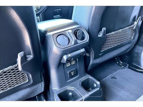Certified 2025 Jeep Wrangler Unlimited Rubicon AWD/4WD image 13