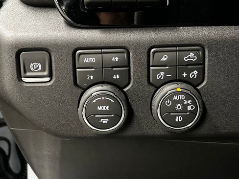 New 2026 Chevrolet Silverado 1500 High Country w/ Technology Package AWD/4WD image 22