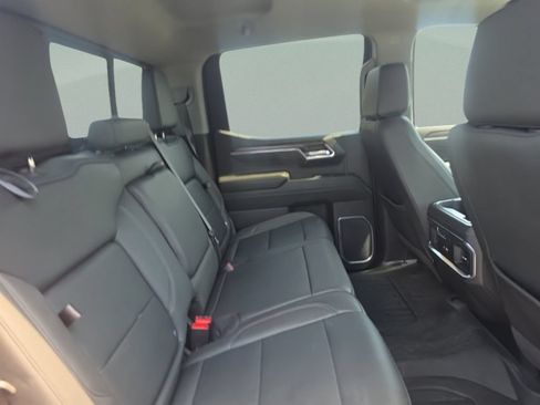 Used 2023 GMC Sierra 1500 SLT w/ SLT Premium Package AWD/4WD image 32
