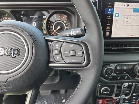 New 2025 Jeep Gladiator Mojave w/ Convenience Group image 14