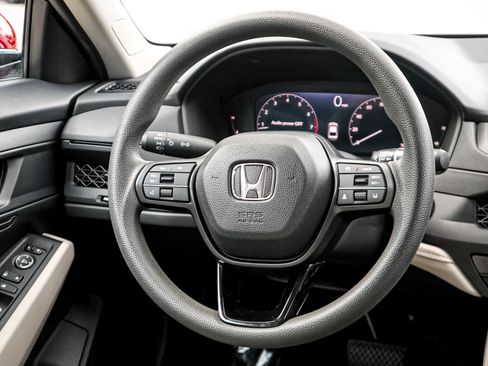 Certified 2025 Honda Accord LX image 18