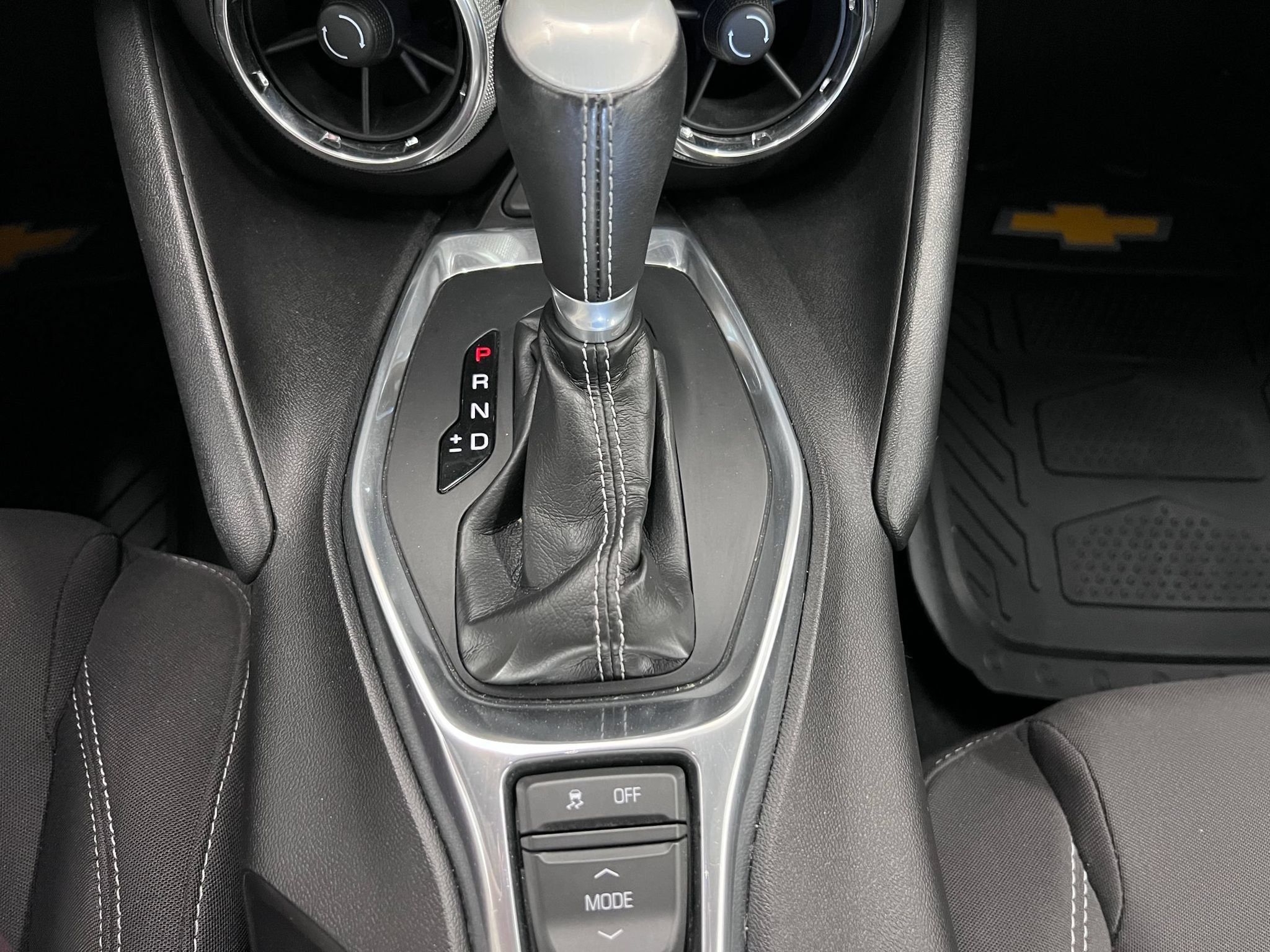 Used 2017 Chevrolet Camaro LT RWD image 13