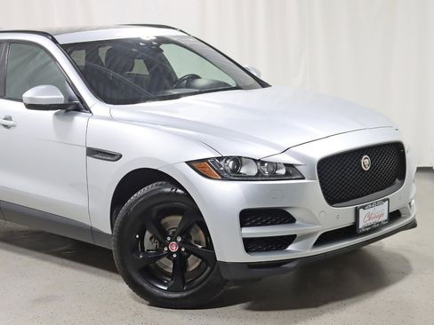 Used 2019 Jaguar F-PACE Premium image 2