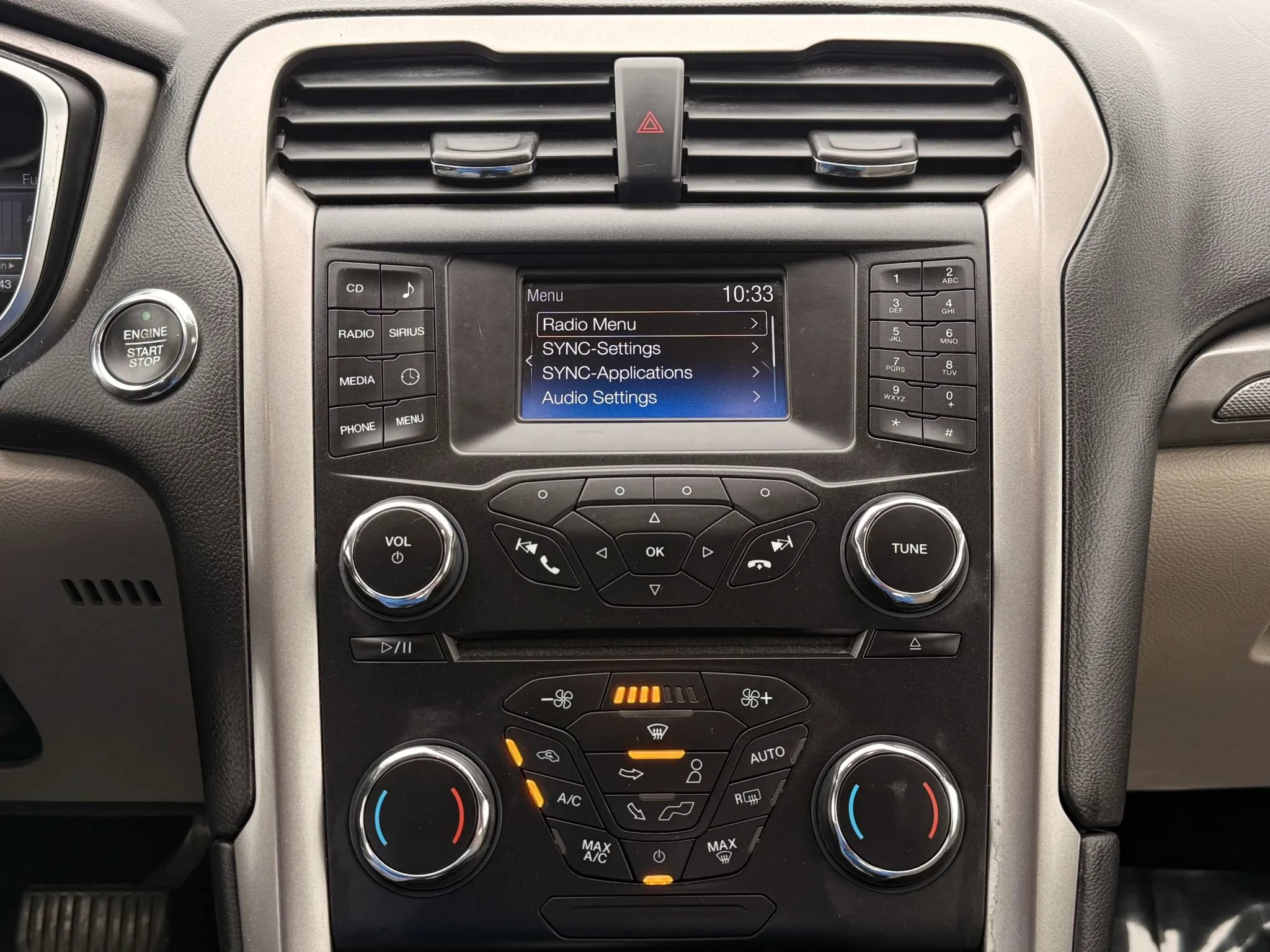 Used 2017 Ford Fusion SE FWD image 25