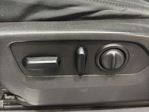 Used 2019 Chevrolet Silverado 1500 RST w/ True North Edition image 18