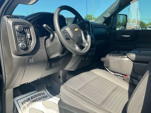 Used 2024 Chevrolet Silverado 2500 Custom w/ Custom Value Package AWD/4WD image 15