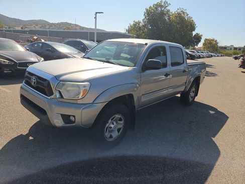 Used 2014 Toyota Tacoma PreRunner w/ SR5 Package RWD image 1