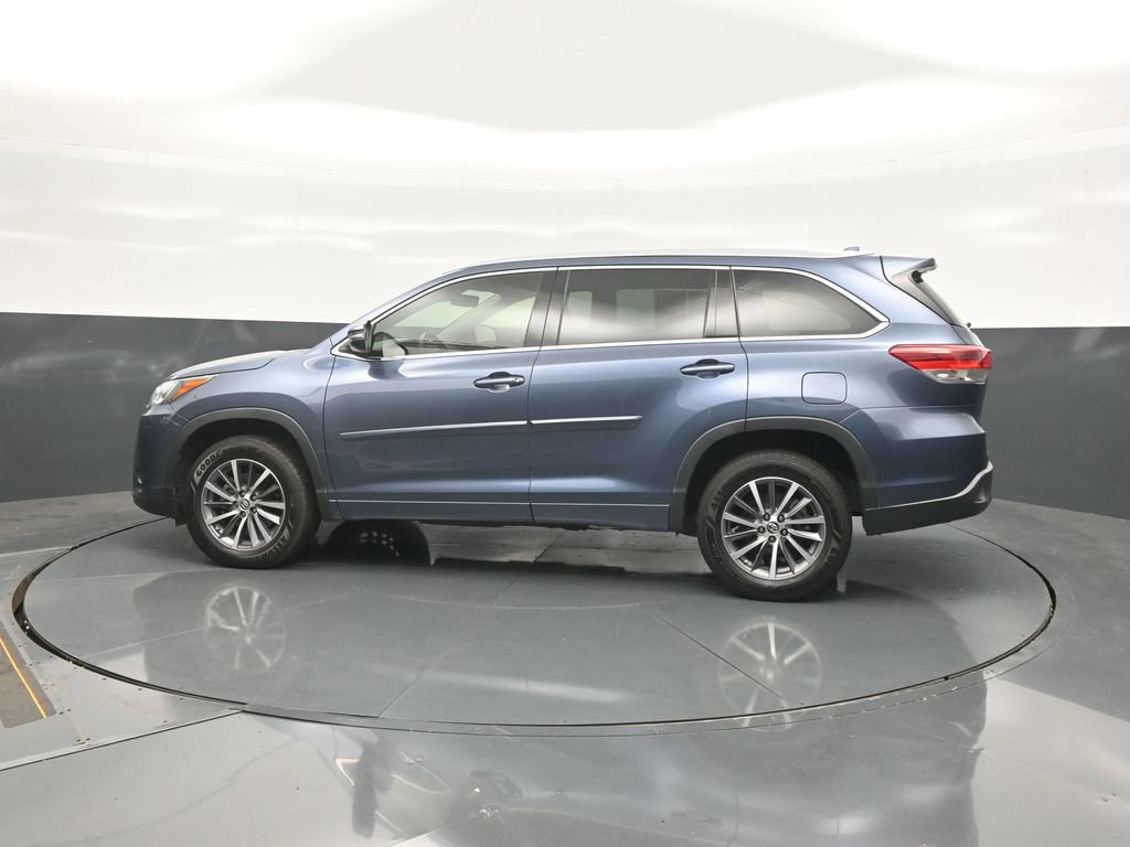 Used 2017 Toyota Highlander XLE FWD image 4