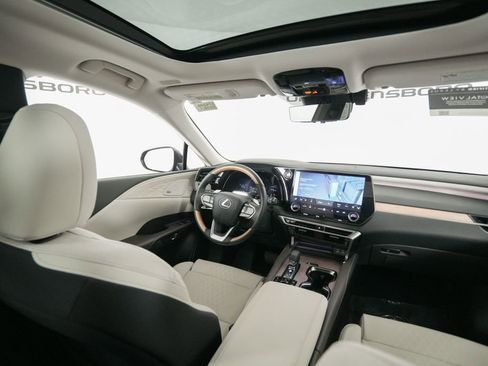 Certified 2025 Lexus RX 450h AWD w/ Convenience Package image 16