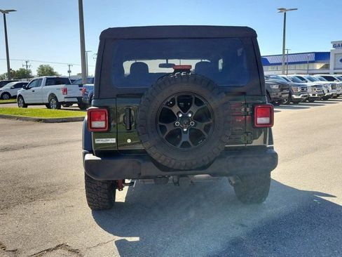 Used 2022 Jeep Wrangler Sport AWD/4WD image 5