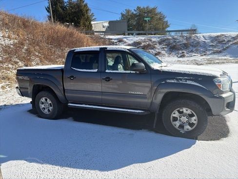 Used 2015 Toyota Tacoma 4x4 Double Cab image 15