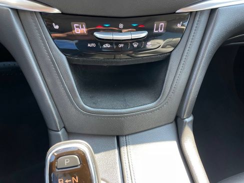 Used 2018 Cadillac XT5 Luxury w/ Driver Awareness Package FWD image 18