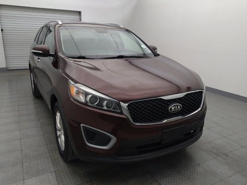 Used 2017 Kia Sorento LX image 13