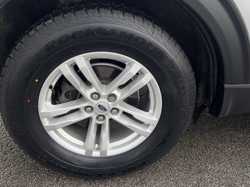 Used 2023 Ford Explorer XLT w/ Equipment Group 202A image 10