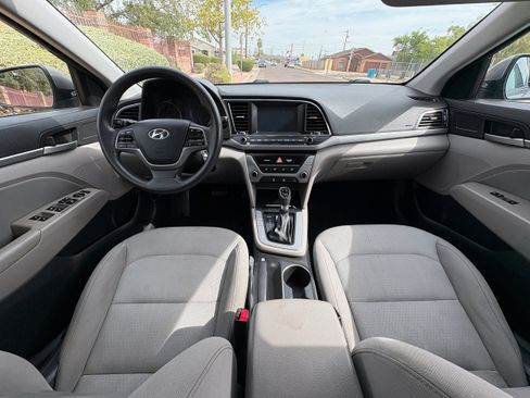 Used 2018 Hyundai Elantra SEL FWD image 9