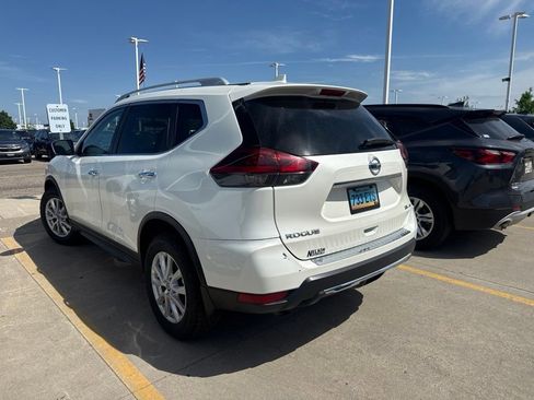 Used 2018 Nissan Rogue SV w/ Premium Package AWD/4WD image 7