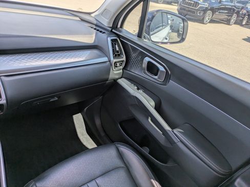 Certified 2023 Kia Sorento S FWD image 14