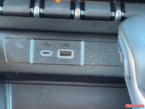 Used 2023 Chevrolet Colorado Z71 w/ Z71 Convenience Package 2 image 27