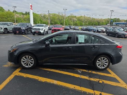 Used 2024 Toyota Corolla LE w/ LE Premium Package FWD image 8