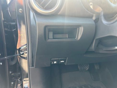 Used 2024 Nissan Versa SR FWD image 12