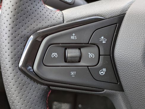 New 2026 Chevrolet Trax RS w/ Sunroof Package FWD image 17