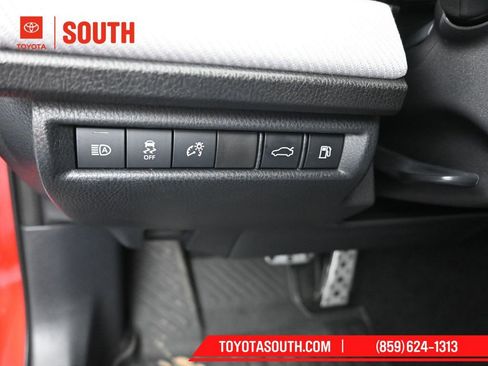Used 2025 Toyota Camry SE image 24