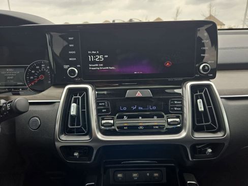 Certified 2023 Kia Sorento EX w/ Panoramic Sunroof Package image 27