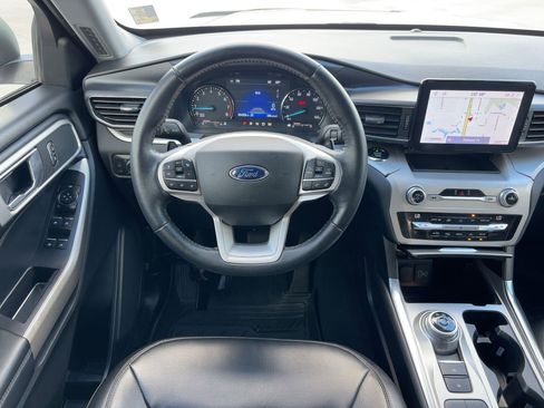 Used 2020 Ford Explorer XLT w/ Equipment Group 202A image 28