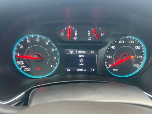 Used 2018 Chevrolet Equinox LT AWD/4WD image 20