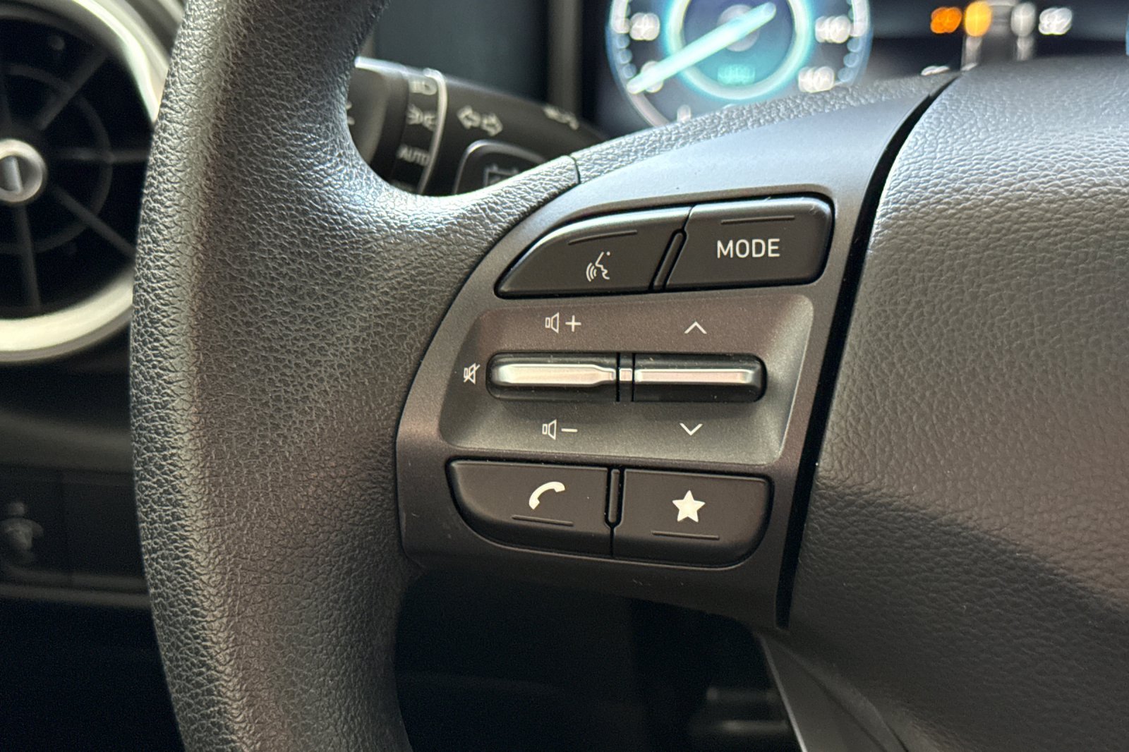 Used 2023 Hyundai Kona SE w/ Cargo Package FWD image 25