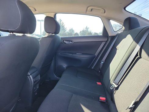 Used 2019 Nissan Sentra S w/ Appearance Package image 11