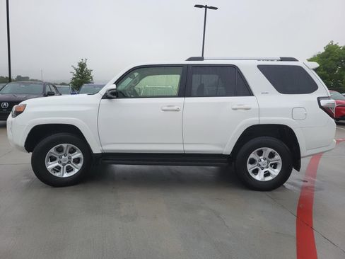 Used 2024 Toyota 4Runner SR5 Premium AWD/4WD image 3