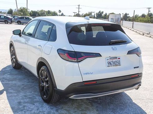 Certified 2025 Honda HR-V Sport image 4