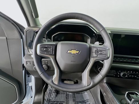 Certified 2026 Chevrolet Silverado 1500 LTZ AWD/4WD image 9
