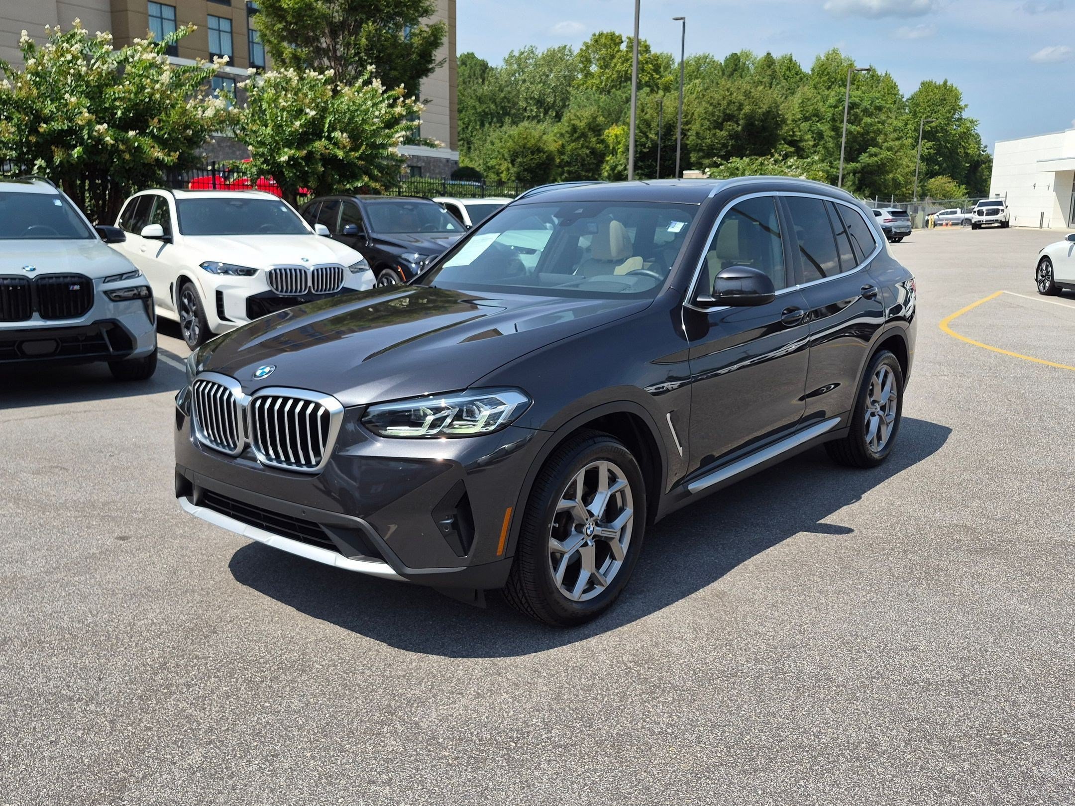 Used 2024 BMW X3 xDrive30i w/ Premium Package w/ZPA AWD/4WD image 7