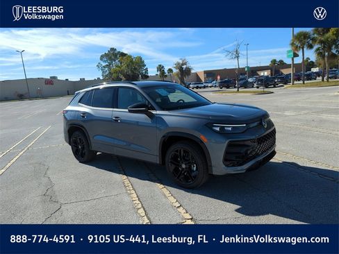 New 2026 Volkswagen Tiguan SE R-Line image 1