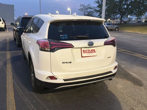 Used 2018 Toyota RAV4 XLE FWD image 5
