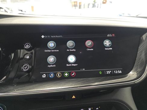 Used 2023 Buick Envision Essence image 18