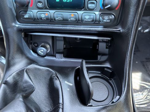 Used 2004 Chevrolet Corvette Z06 w/ Z06 Preferred Equipment Group RWD image 26