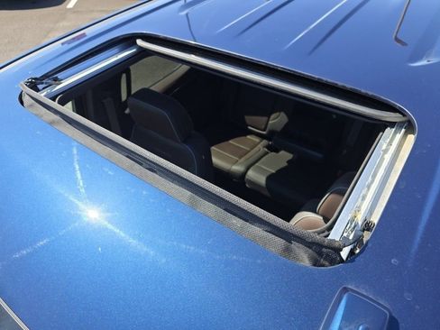 Used 2023 GMC Sierra 1500 Denali w/ Technology Package image 3