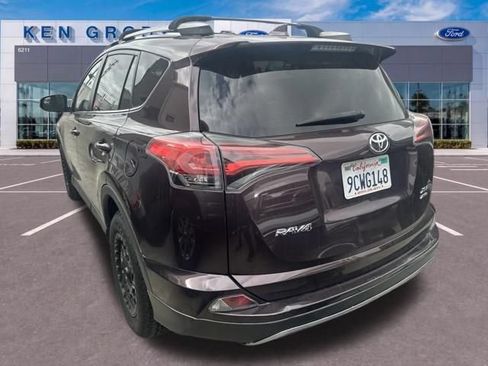 Used 2018 Toyota RAV4 XLE AWD/4WD image 5