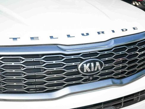 Used 2020 Kia Telluride SX w/ SX Prestige Package image 9