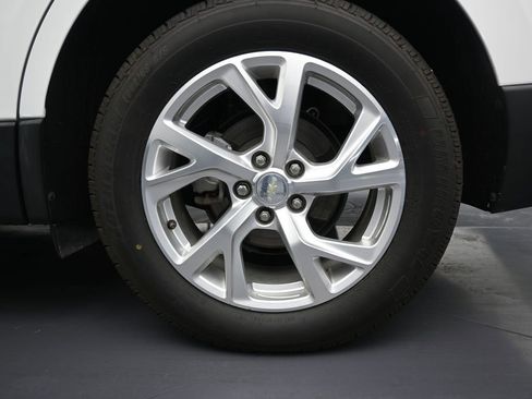 Used 2019 Chevrolet Equinox LT image 10