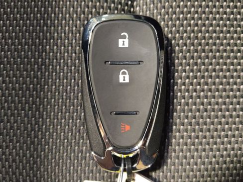 Used 2020 Chevrolet Traverse LT image 32