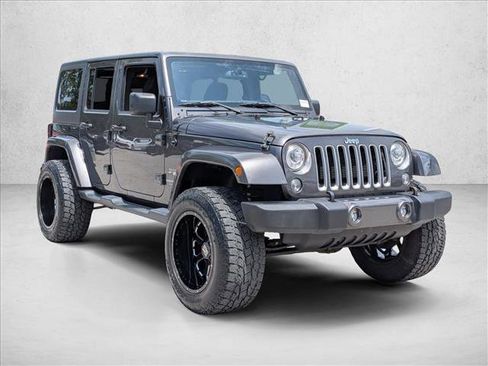Used 2017 Jeep Wrangler Unlimited Sahara w/ Connectivity Group AWD/4WD image 3