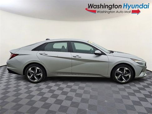 Certified 2023 Hyundai Elantra SEL w/ Convenience Package image 7