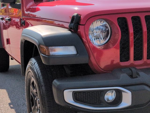 Used 2023 Jeep Gladiator Sport w/ Trailer Tow Package AWD/4WD image 9